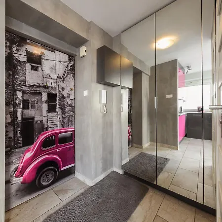 Metro Swietokrzyska Varšava