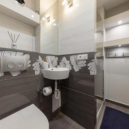 Metro Swietokrzyska Apartmán