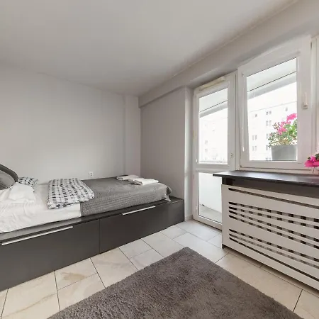 Metro Swietokrzyska Apartmán Varšava