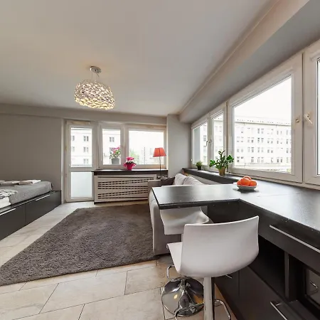 Metro Swietokrzyska Apartmán