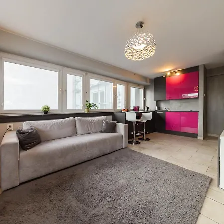 Apartment Metro Swietokrzyska Warschau
