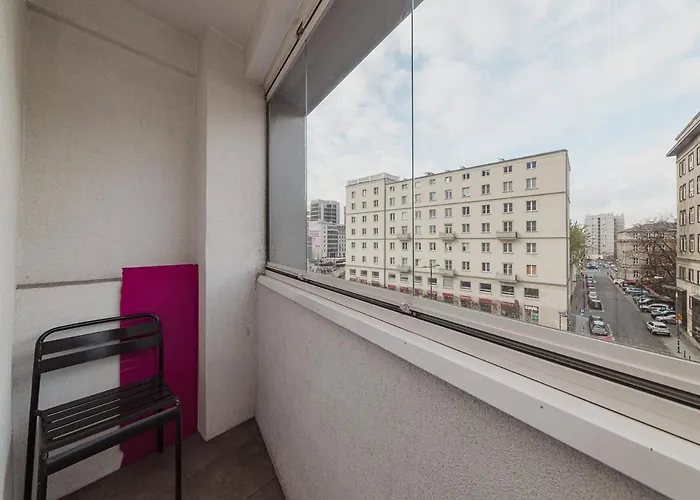 Metro Swietokrzyska * وارسو